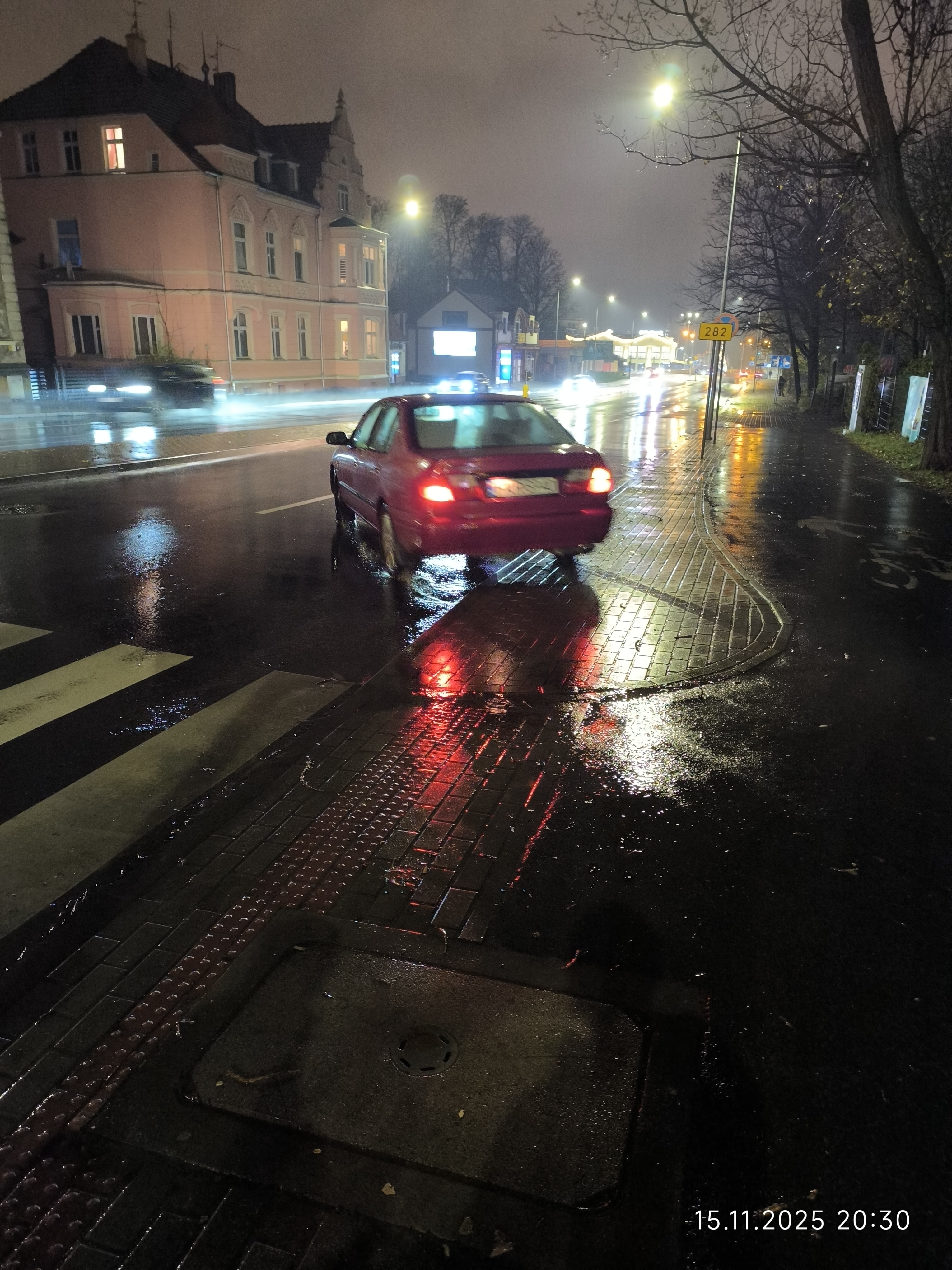 Pirat drogowy w pojeździe o numerach rejestracyjnych FKRS940