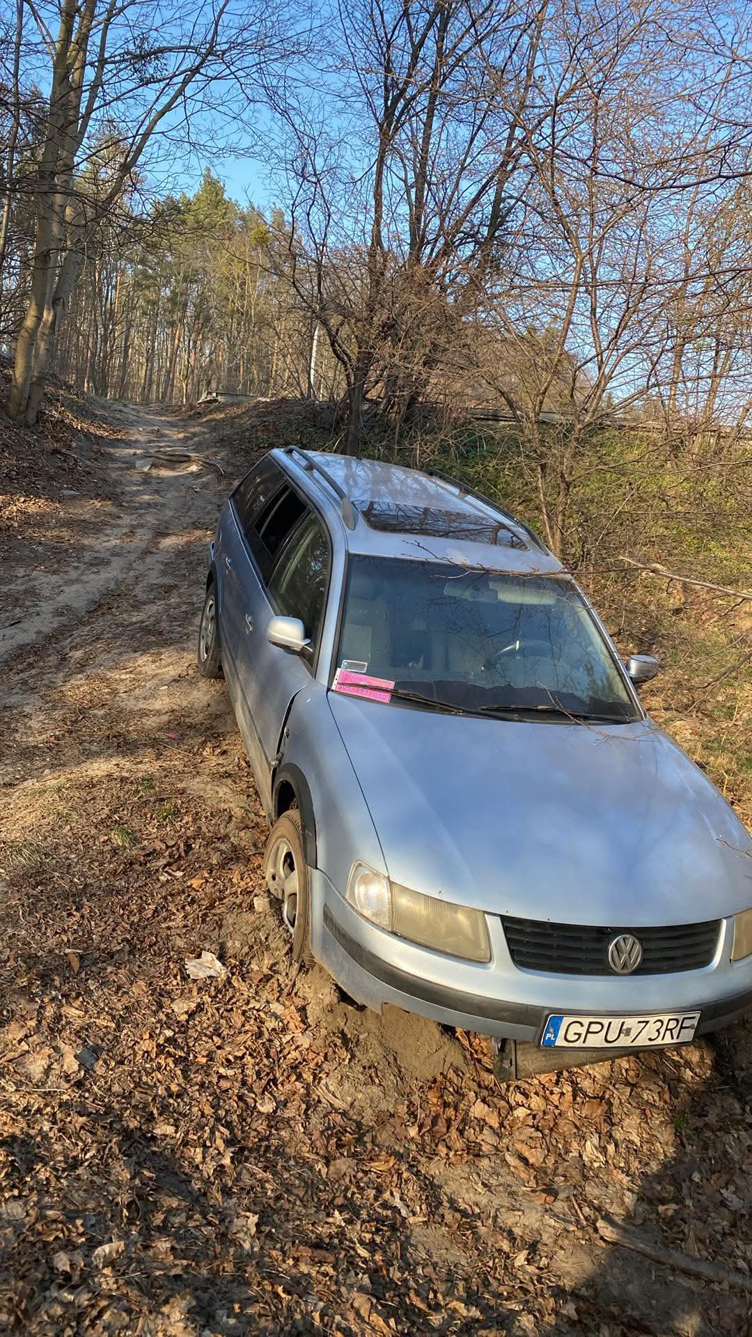 Pojazd o numerach GPU73RF uczestniczył w wypadku