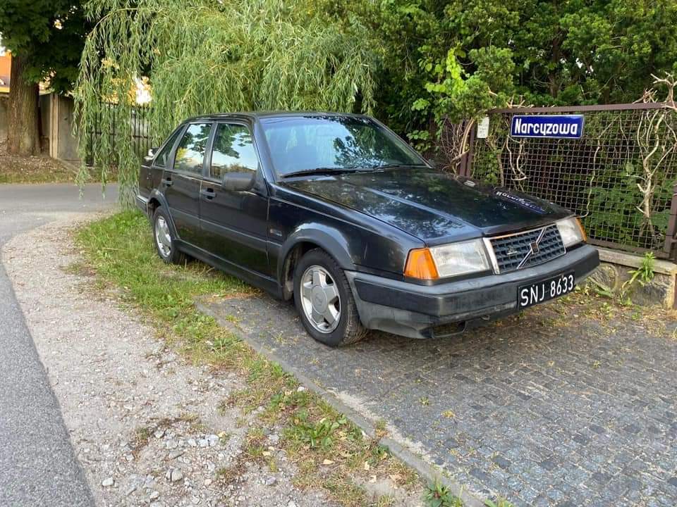 raport nie działa, to wogóle nie ten samochód. Auto to volvo 440 turbo