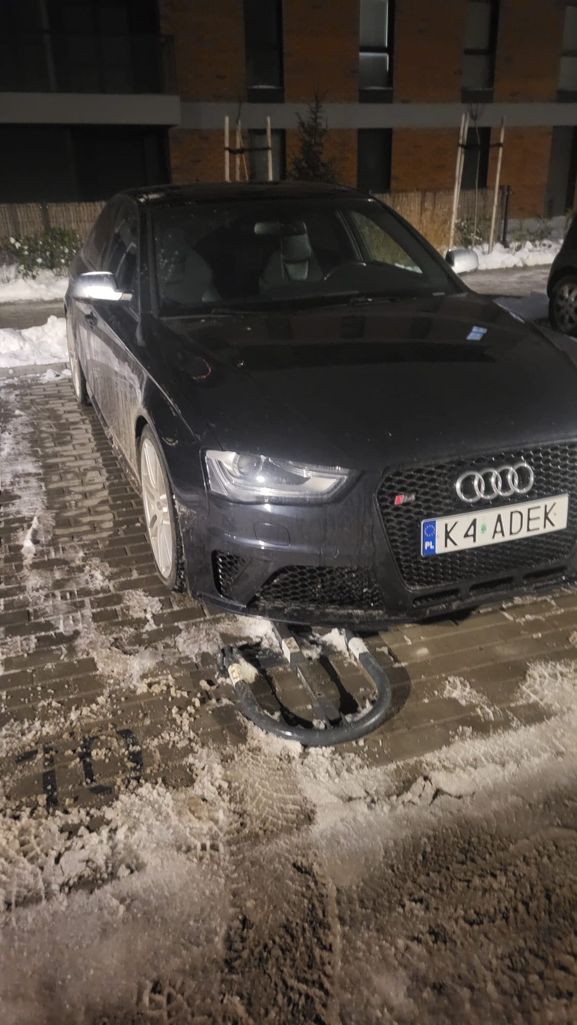 Mistrz parkowania w pojeździe o numerach K4ADEK