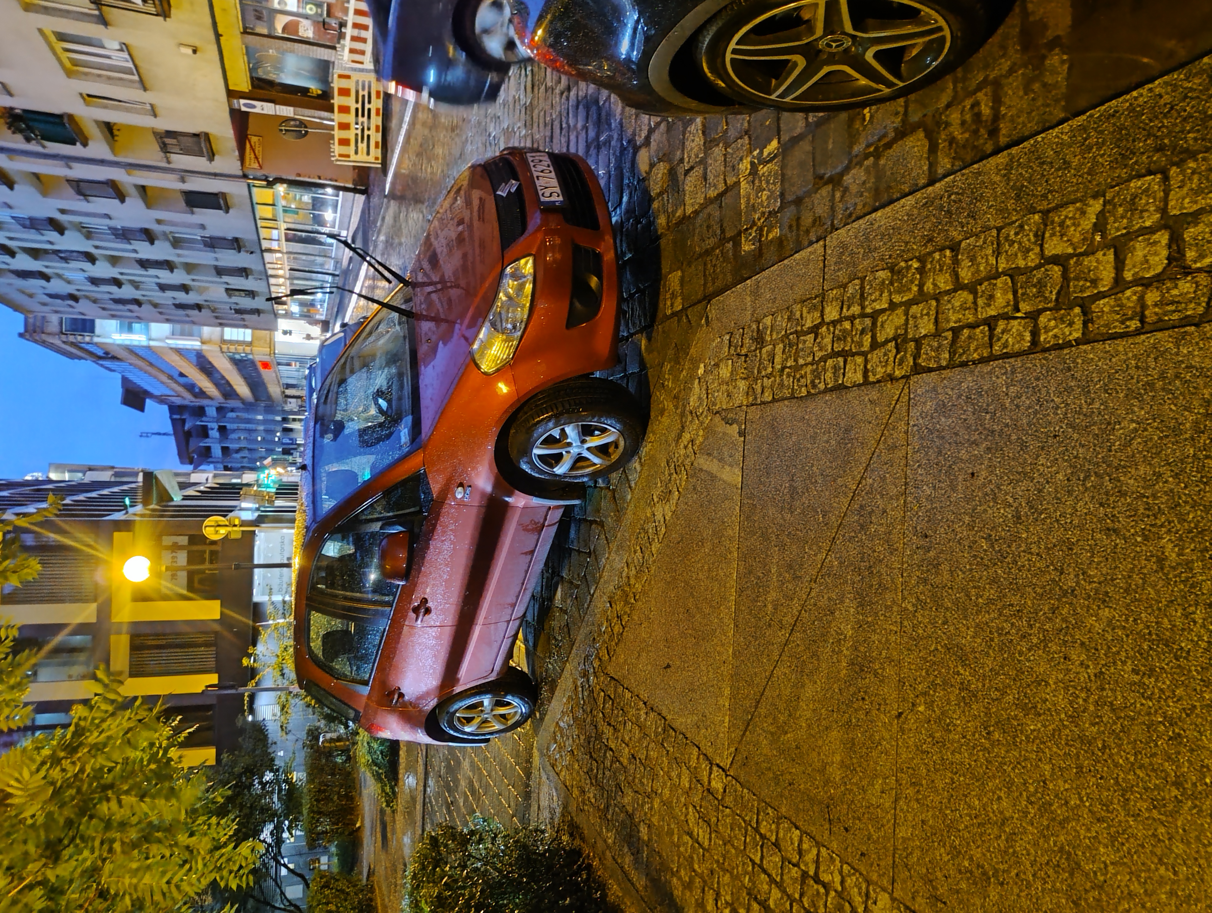 Mistrz parkowania w pojeździe o numerach SY76291