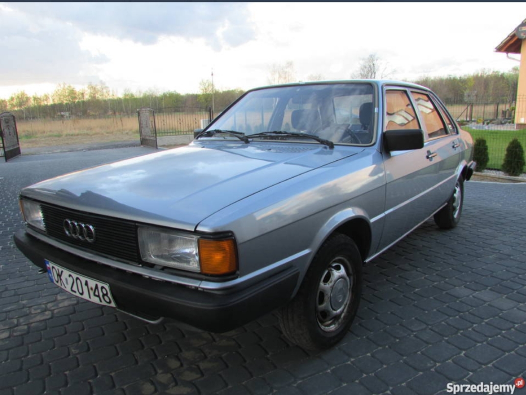 To jest audi 80 b2 z 1983 roku