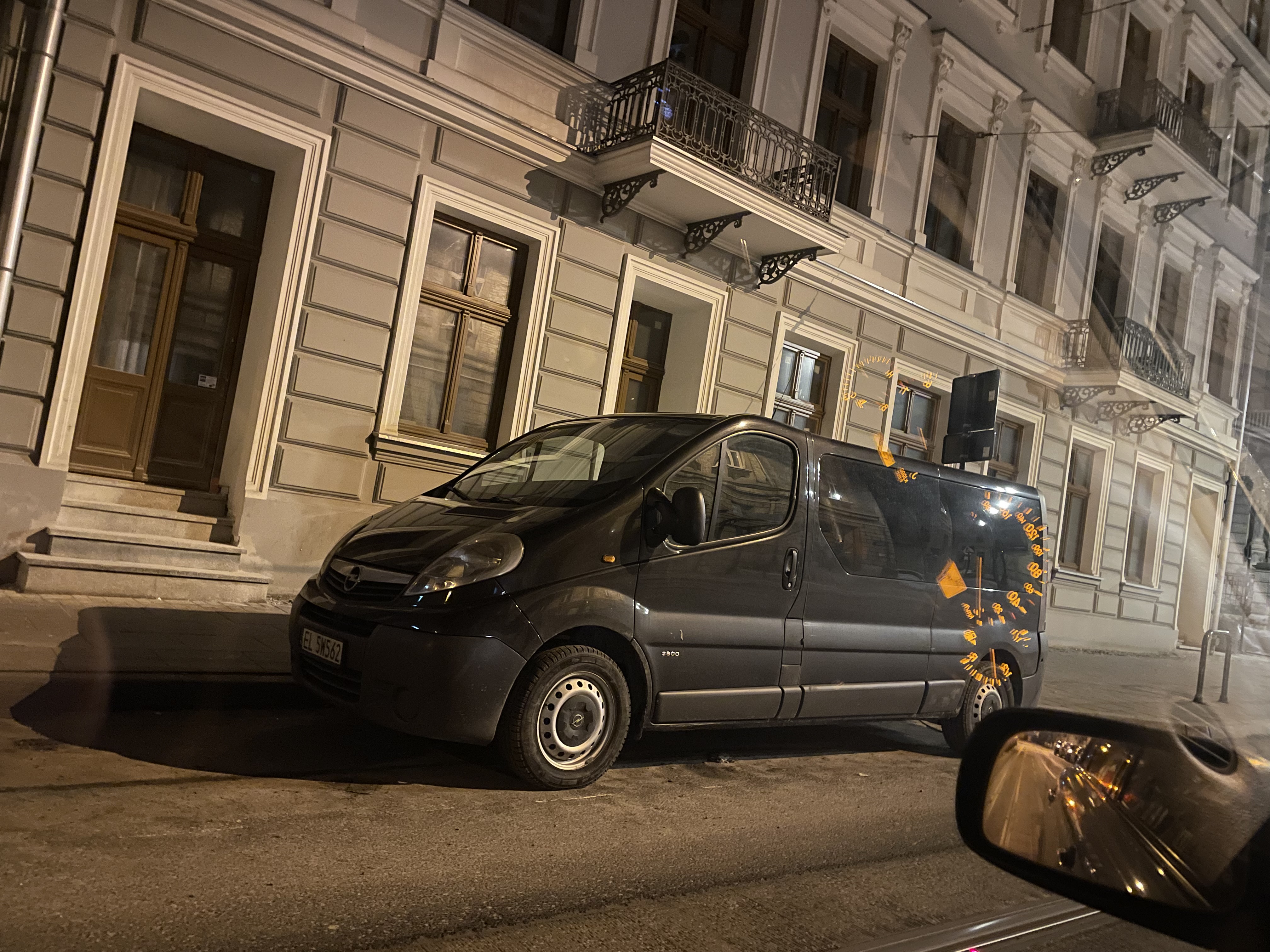 Mistrz parkowania w pojeździe o numerach EL5W562