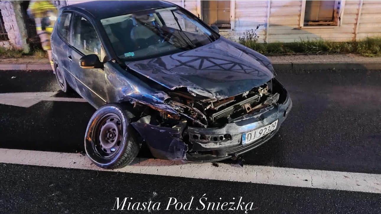 Pojazd o numerach DJ92329 uczestniczył w wypadku