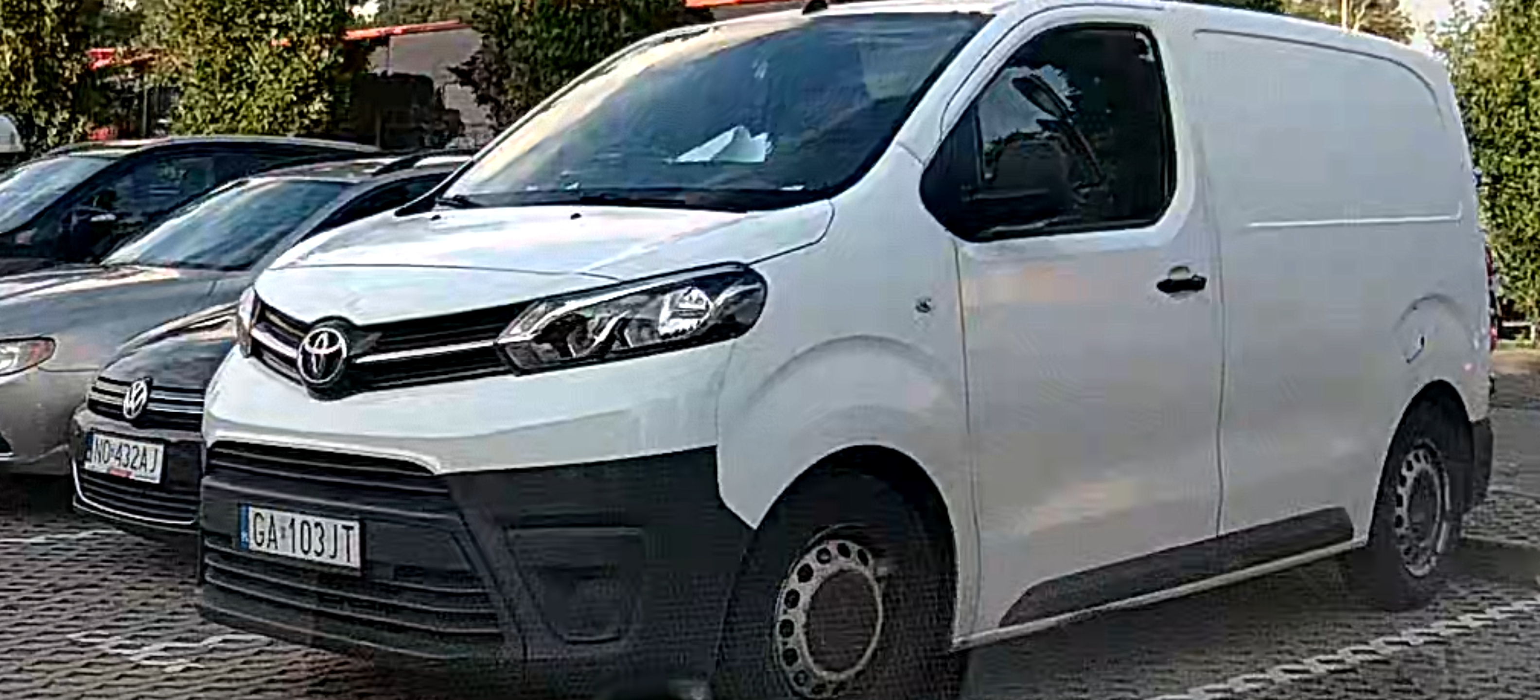 Pojazd o numerach GA103JT uczestniczył w wypadku