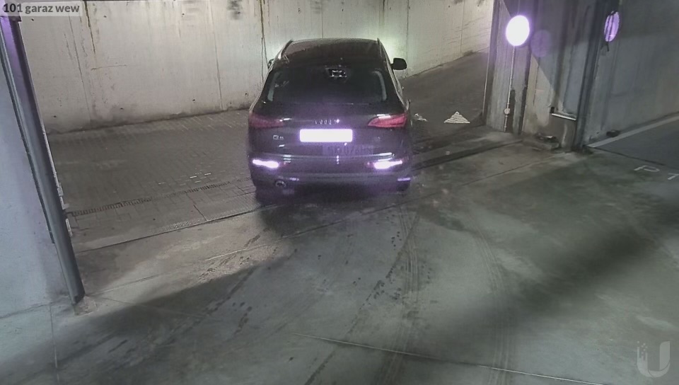 Skradziono pojazd o numerach rejestracyjnych SK076HN