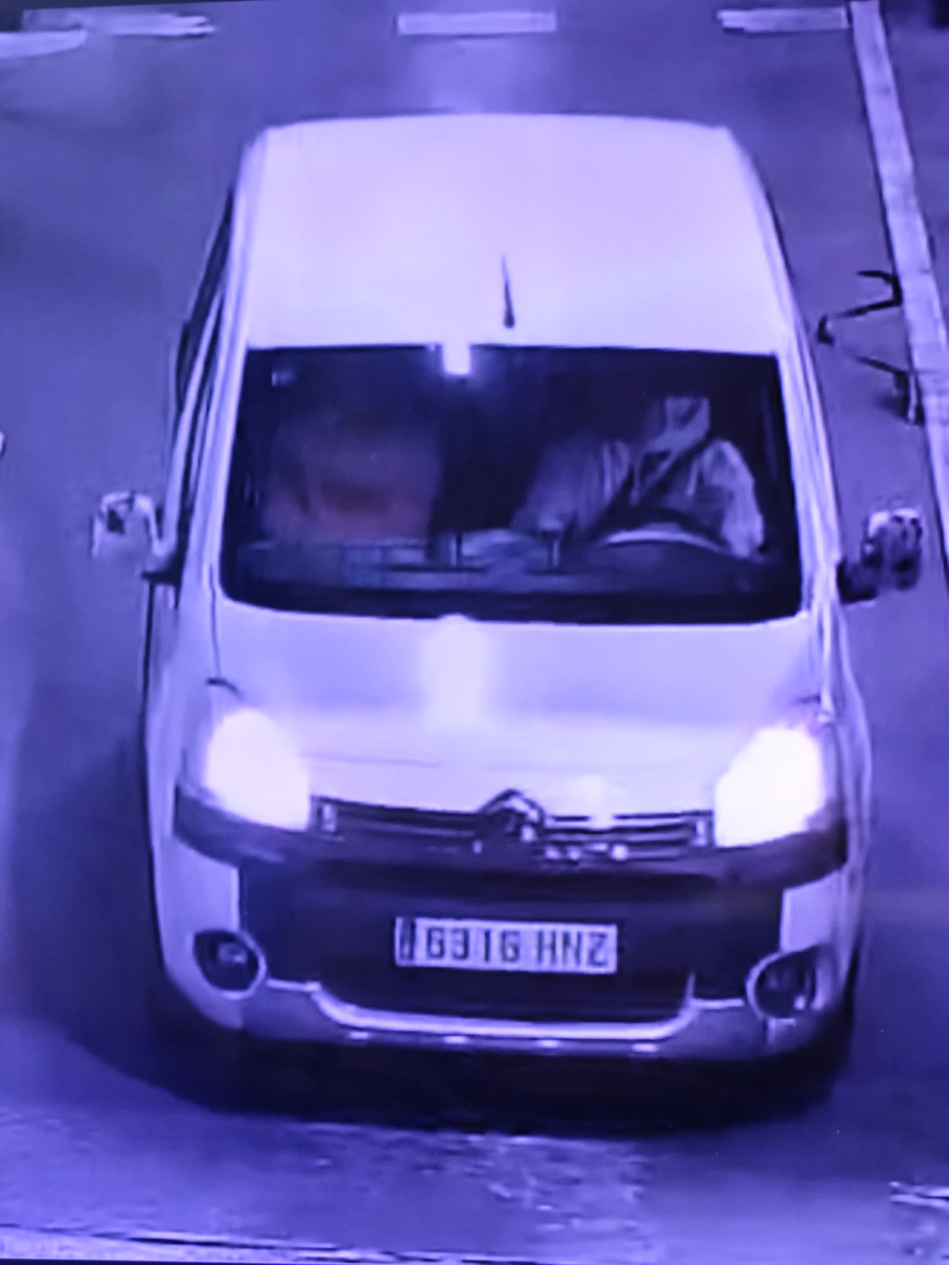 Pirat drogowy w pojeździe o numerach rejestracyjnych 6316HNZ