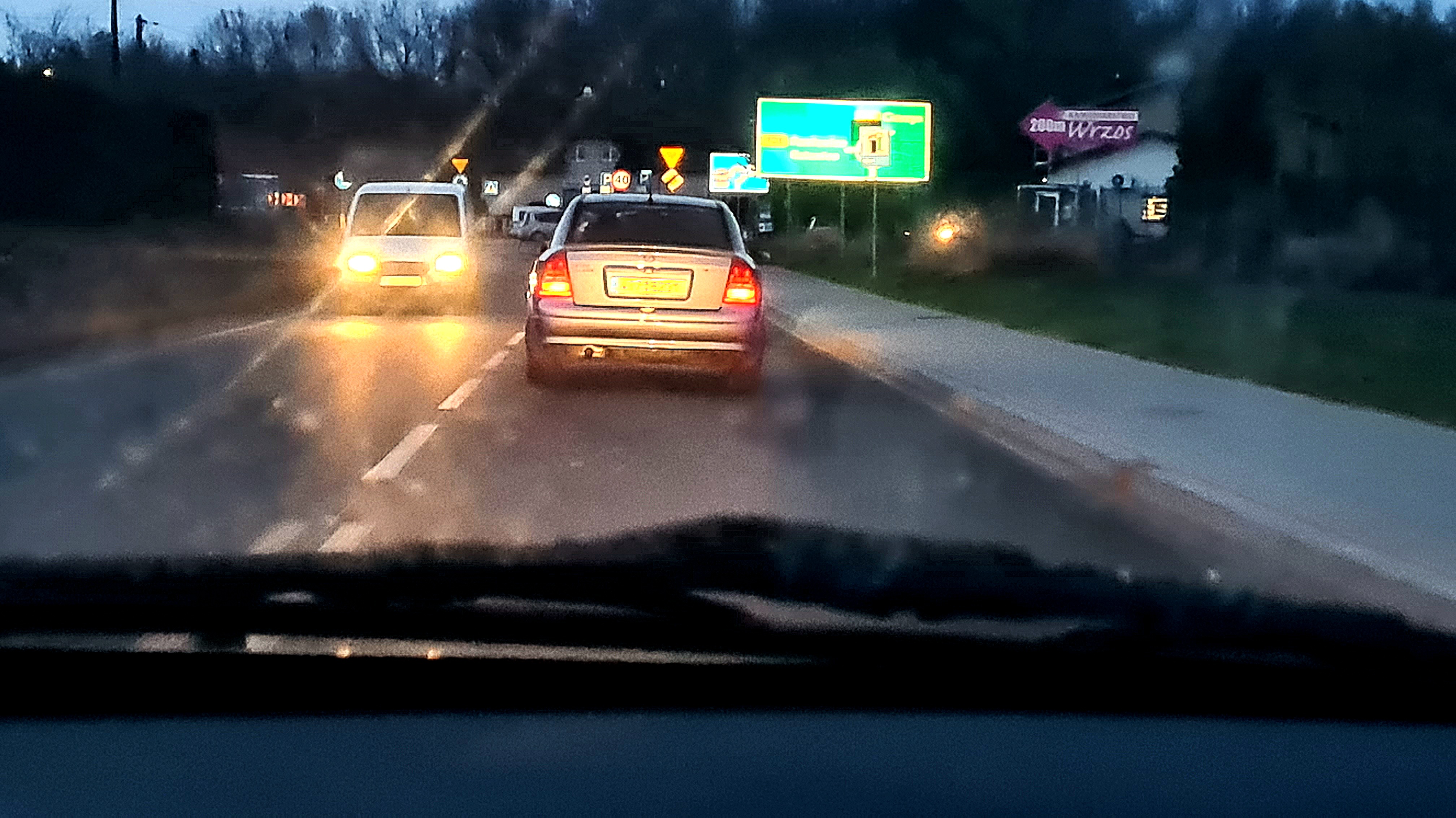 Pirat drogowy w pojeździe o numerach rejestracyjnych 4T75231