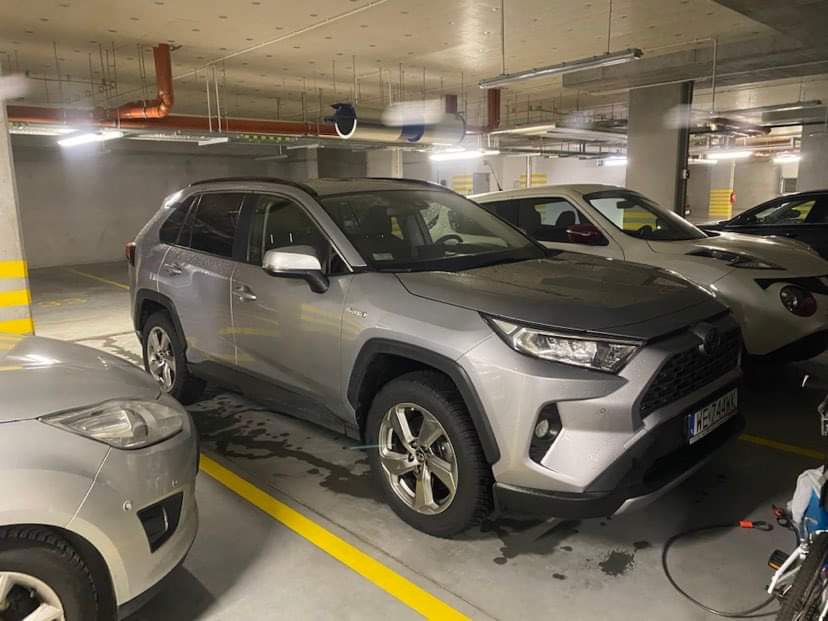 Skradziono pojazd o numerach rejestracyjnych WE744WK