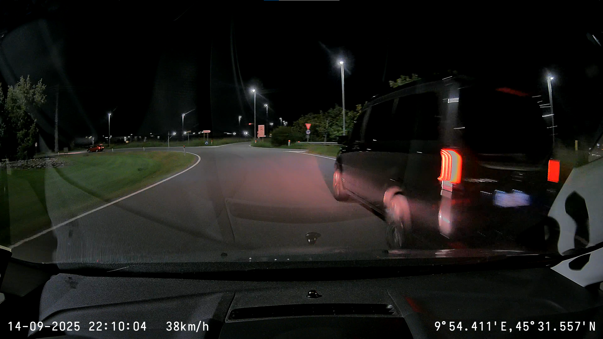 Pirat drogowy w pojeździe o numerach rejestracyjnych GF764JH