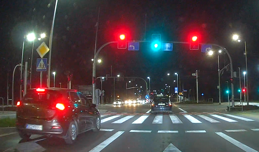 Pirat drogowy w pojeździe o numerach rejestracyjnych SCZ98888