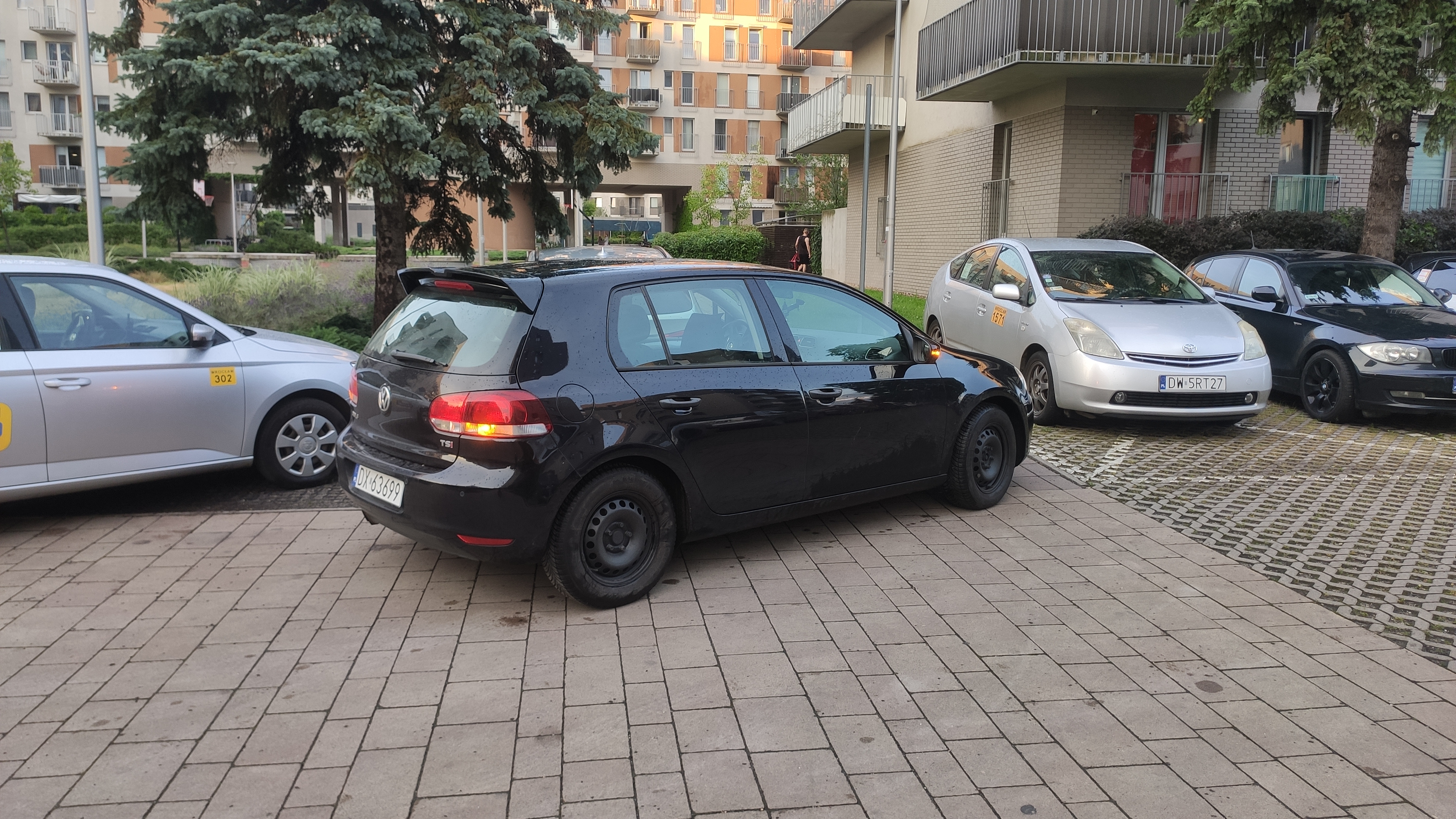 Mistrz parkowania w pojeździe o numerach DX63699