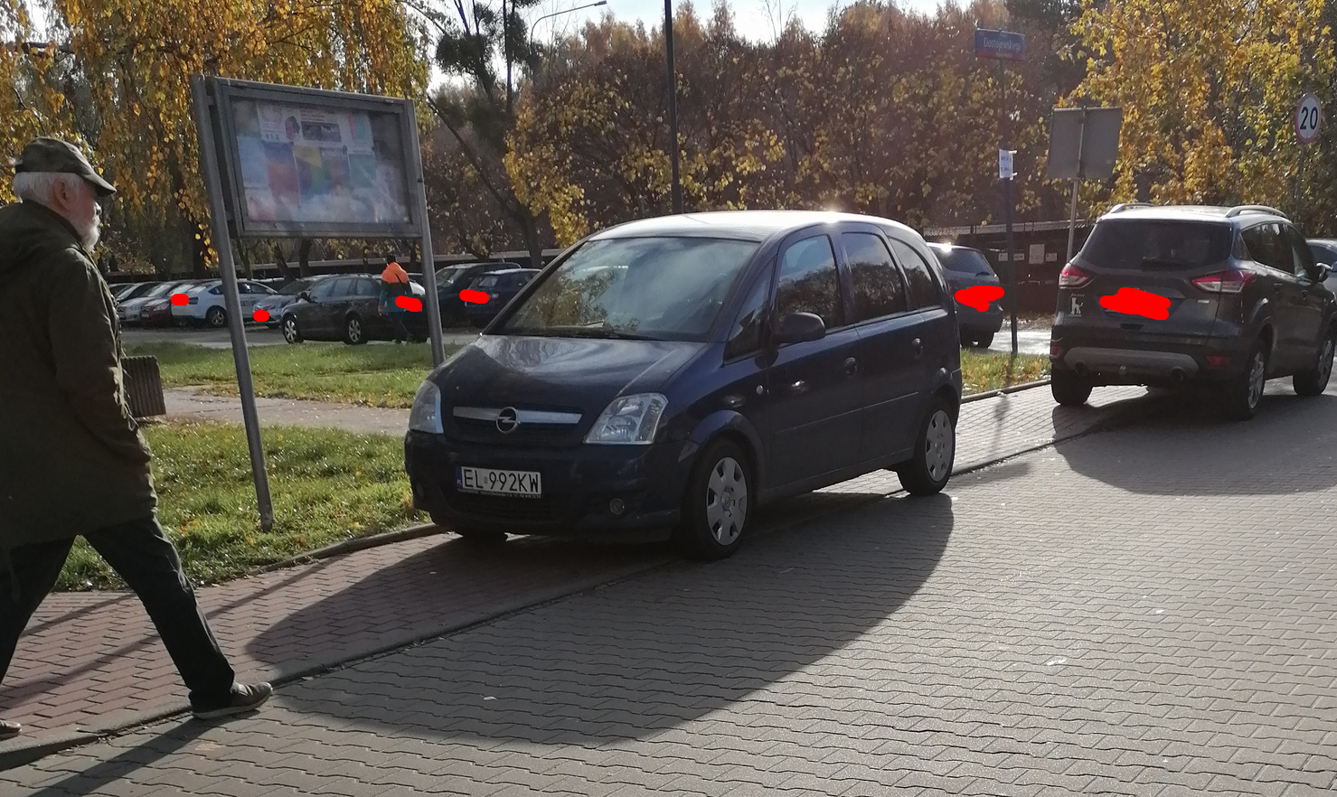 Mistrz parkowania w pojeździe o numerach EL992KW