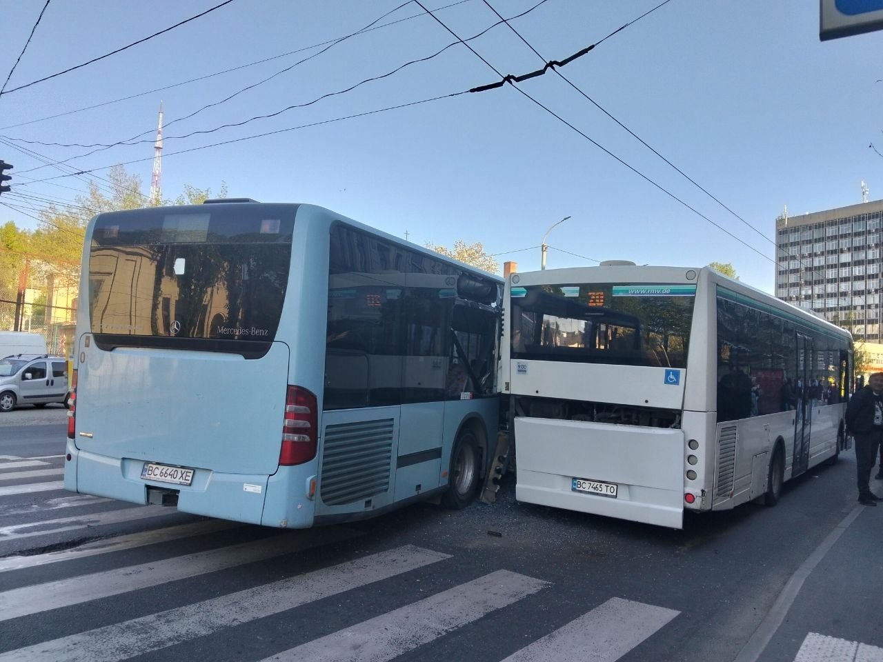 Pojazd o numerach BC6440XE uczestniczył w wypadku