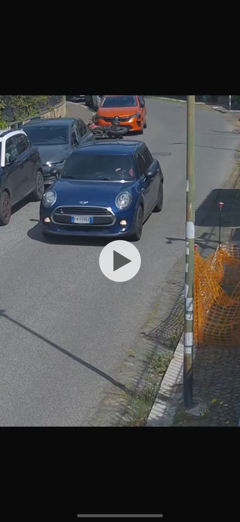 Pojazd o numerach FM558BA uczestniczył w wypadku